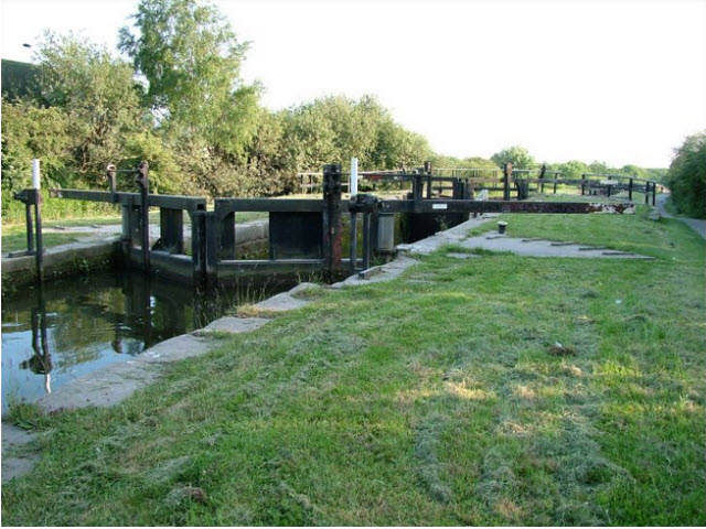 Aspull part Flight of 13 Locks and Bridges Lock04